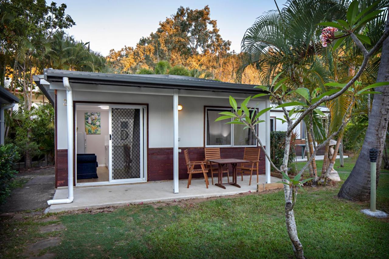 Bush Village Holiday Cabins 埃尔利海滩 外观 照片