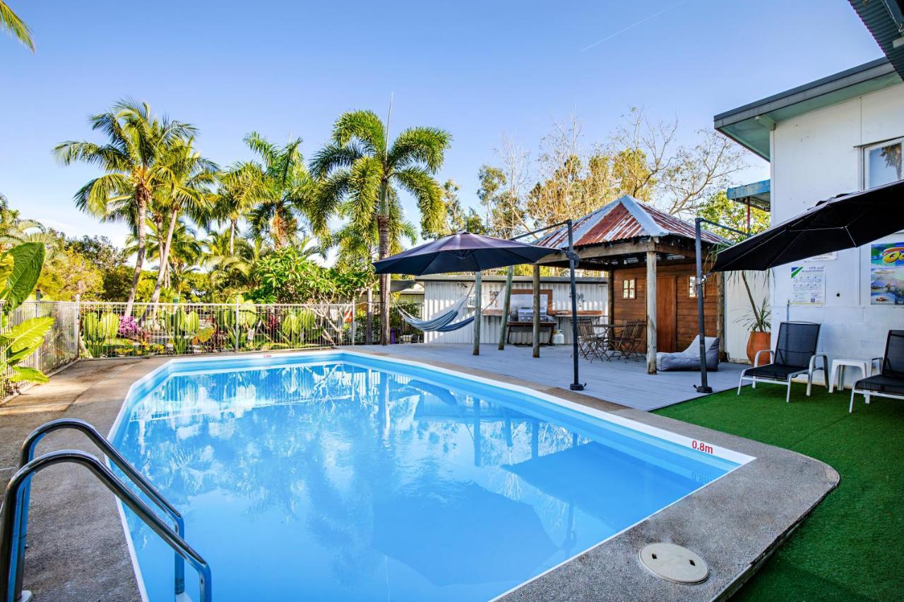 Bush Village Holiday Cabins 埃尔利海滩 外观 照片
