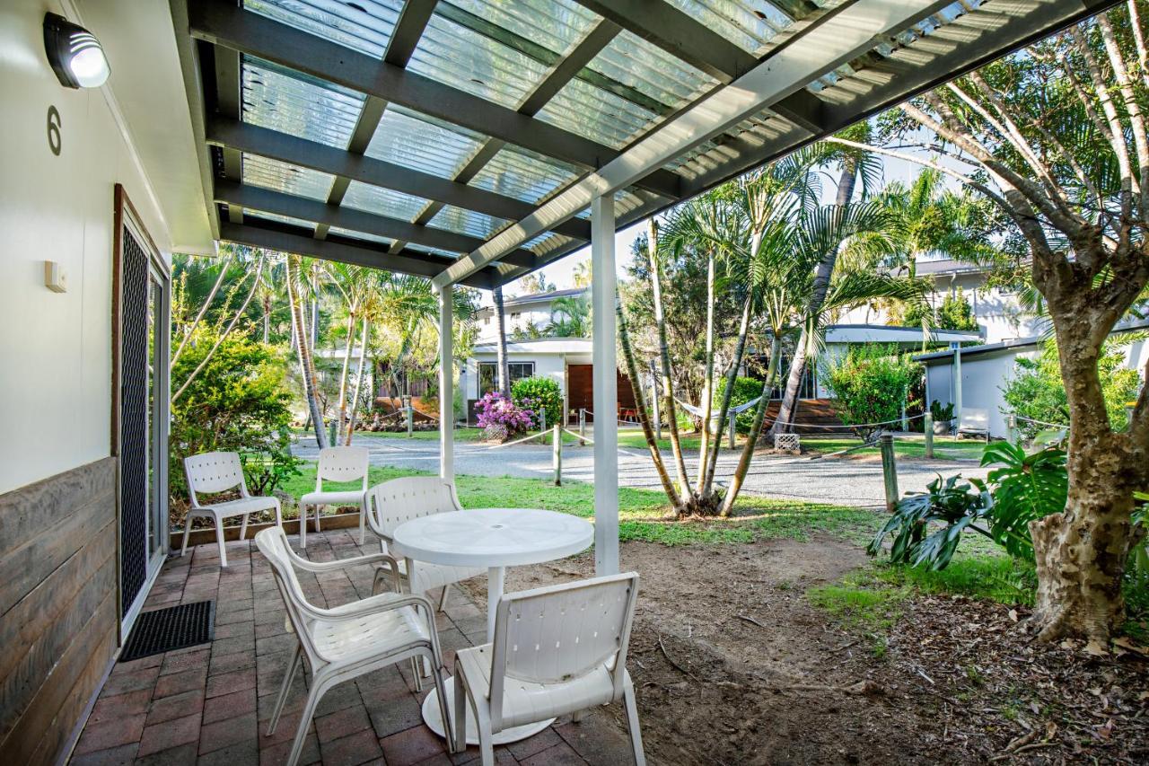 Bush Village Holiday Cabins 埃尔利海滩 外观 照片