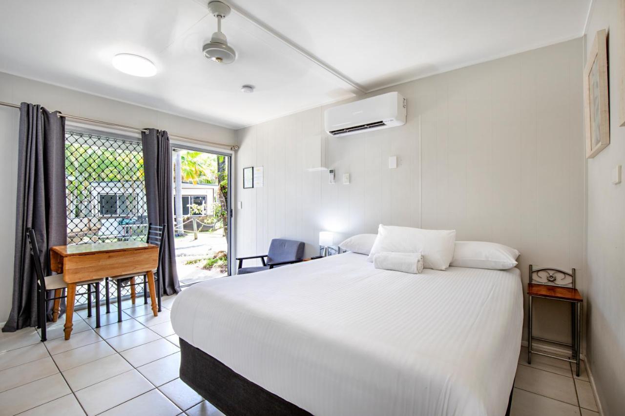 Bush Village Holiday Cabins 埃尔利海滩 外观 照片