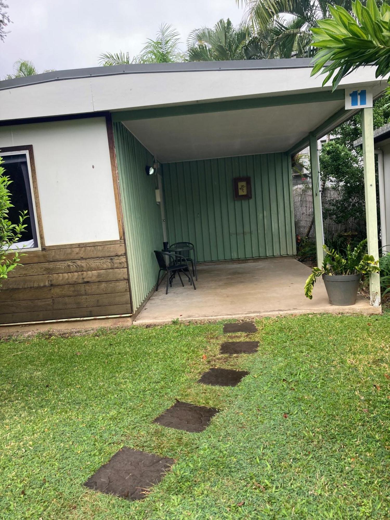 Bush Village Holiday Cabins 埃尔利海滩 外观 照片