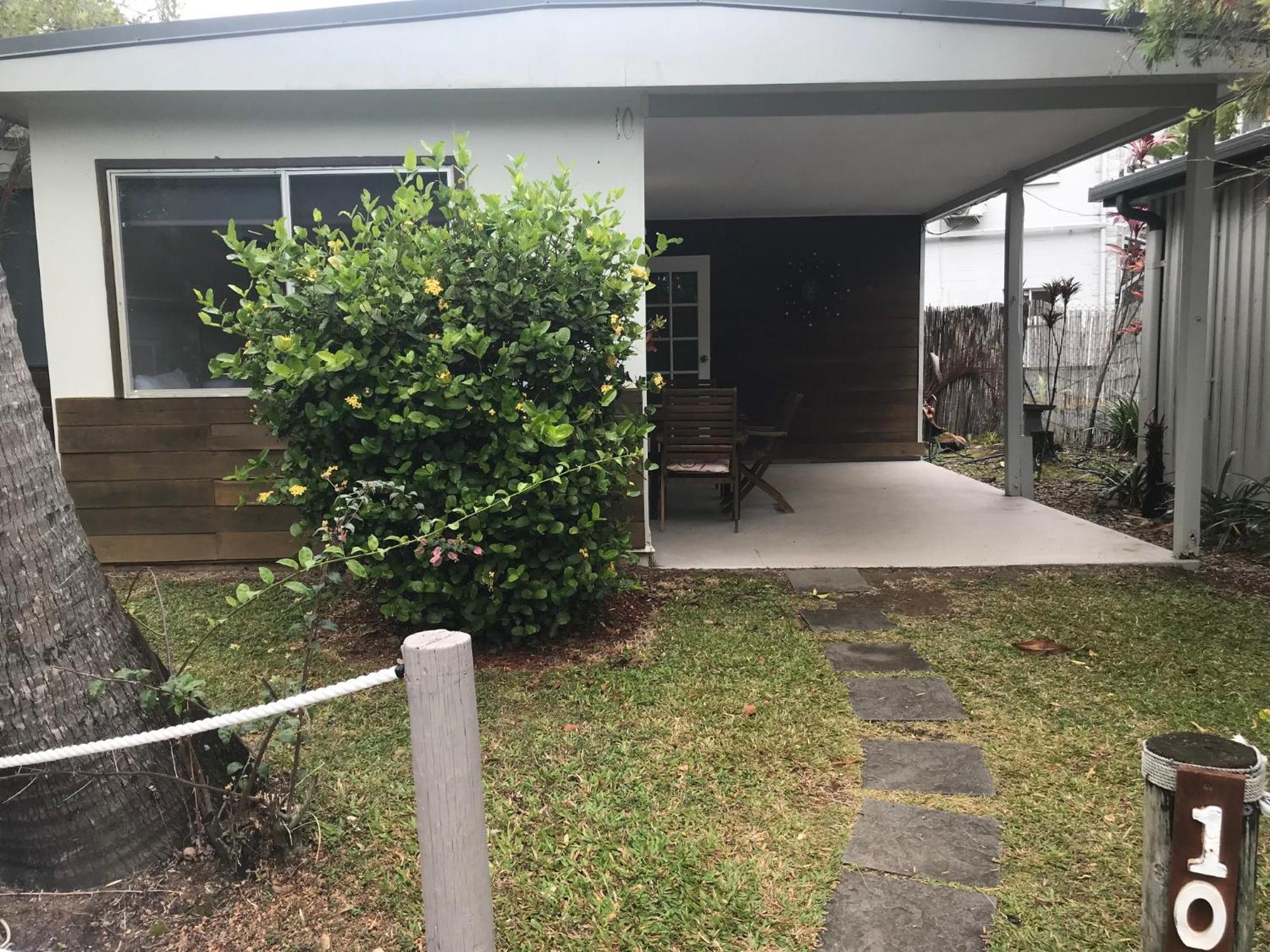 Bush Village Holiday Cabins 埃尔利海滩 外观 照片