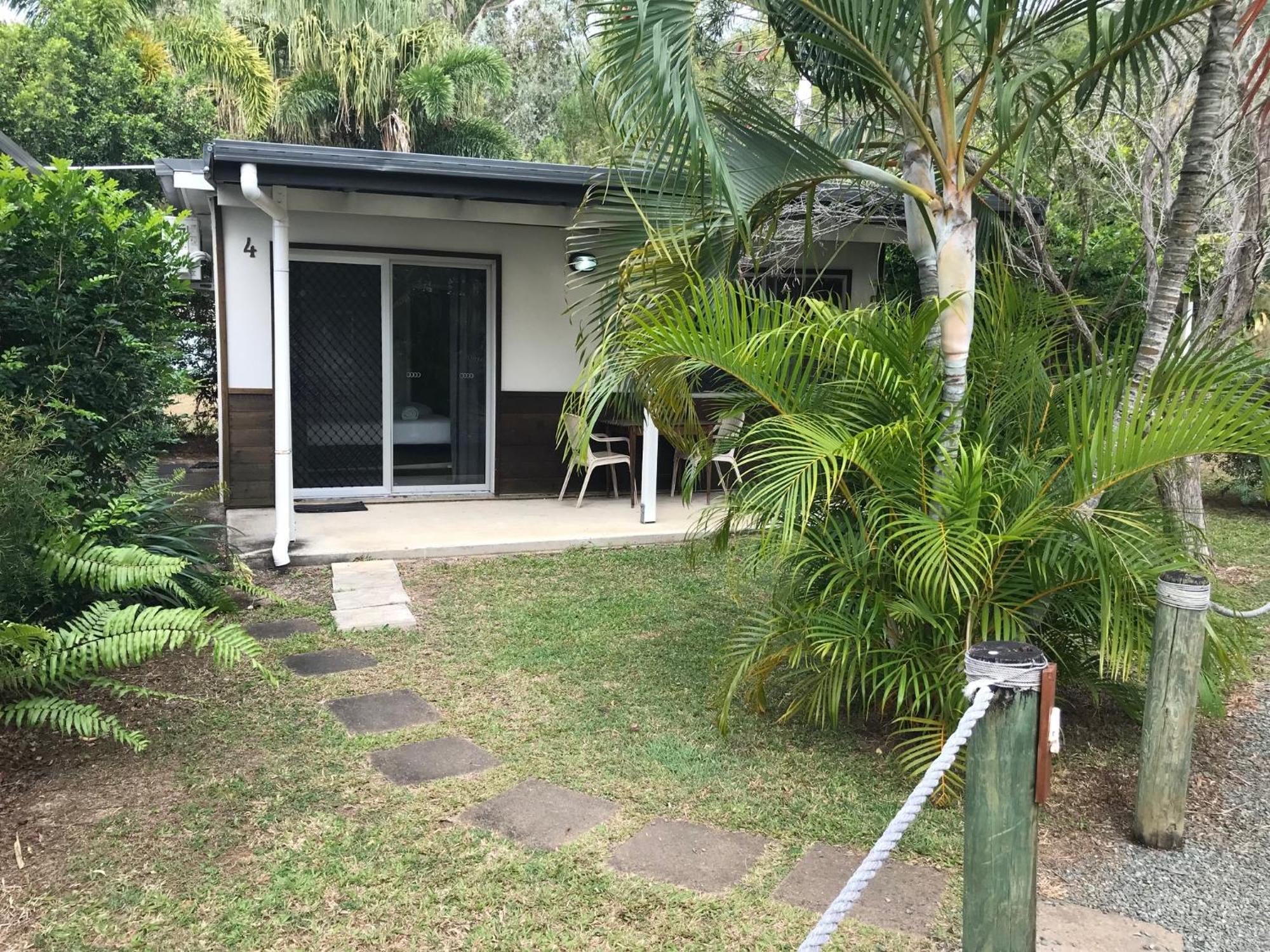 Bush Village Holiday Cabins 埃尔利海滩 外观 照片
